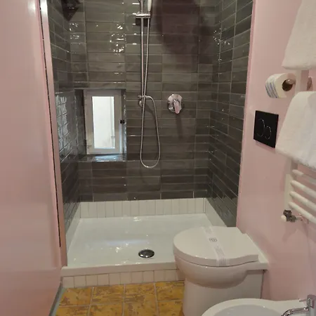 Mami בית הארחה 3*